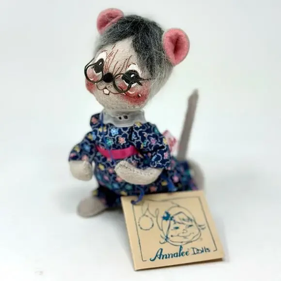 Vintage Annalee Granny Grandma Mouse Doll Plush w/ Glasses Mobilitee Collectible - Picture 1 of 11